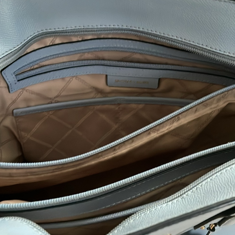 Michael Kors light blue purse - Picture 6 of 14